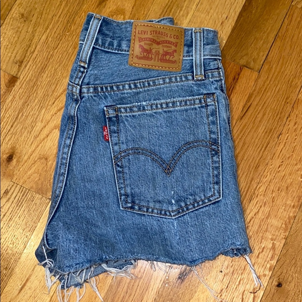 Levi Wedgie short